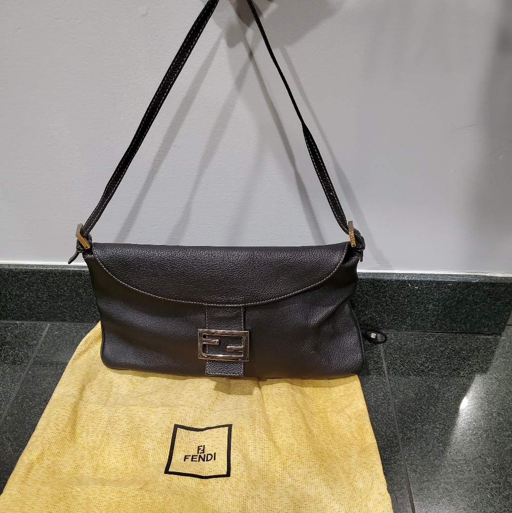 Vintage Fendi baguette